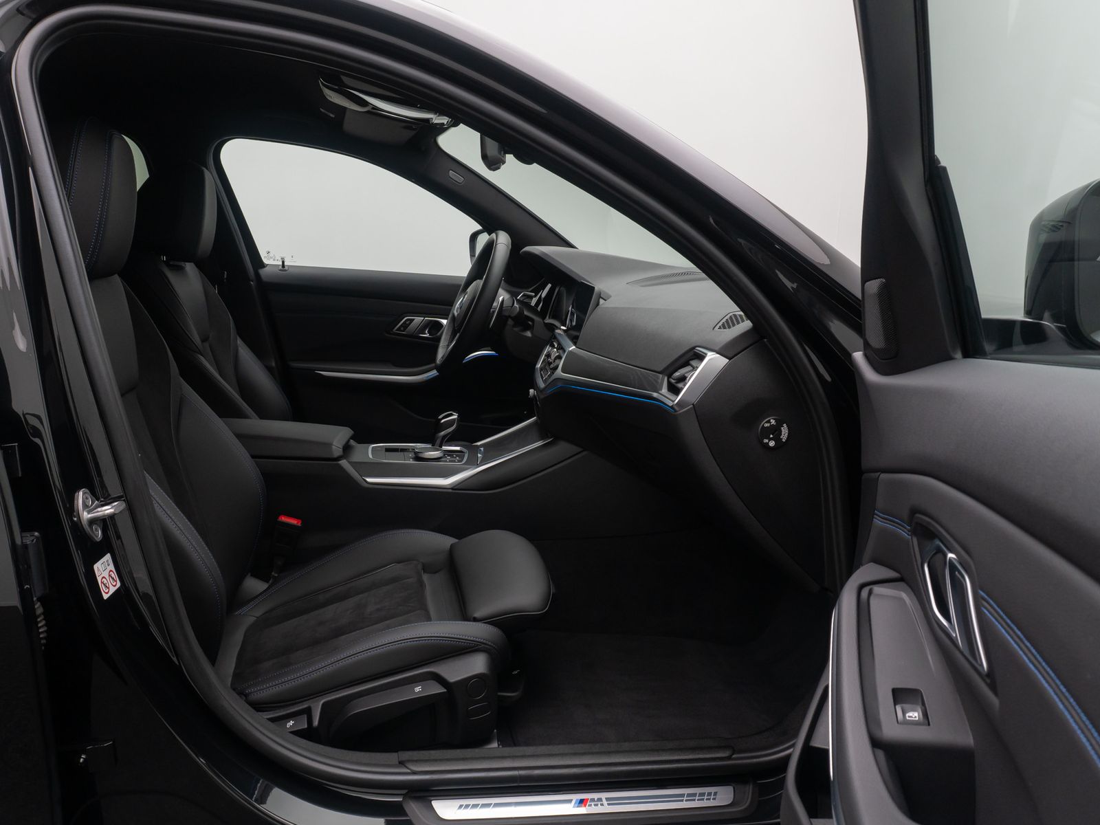 Fahrzeugabbildung BMW 330e xD M Sport DAB Laser 360°Alarm AHK HiFi 19"