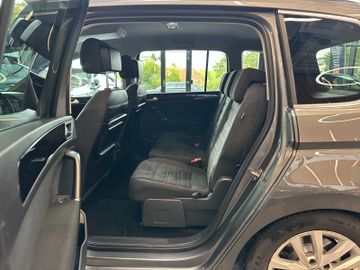 MYAUTOCENTER – Gebraucht- und Jahreswagen mit Werkstattservice in Pfaffenhofen Volkswagen Touran *AHK*ACC*PDC*3-Zonen*NAVI*1-HAND*