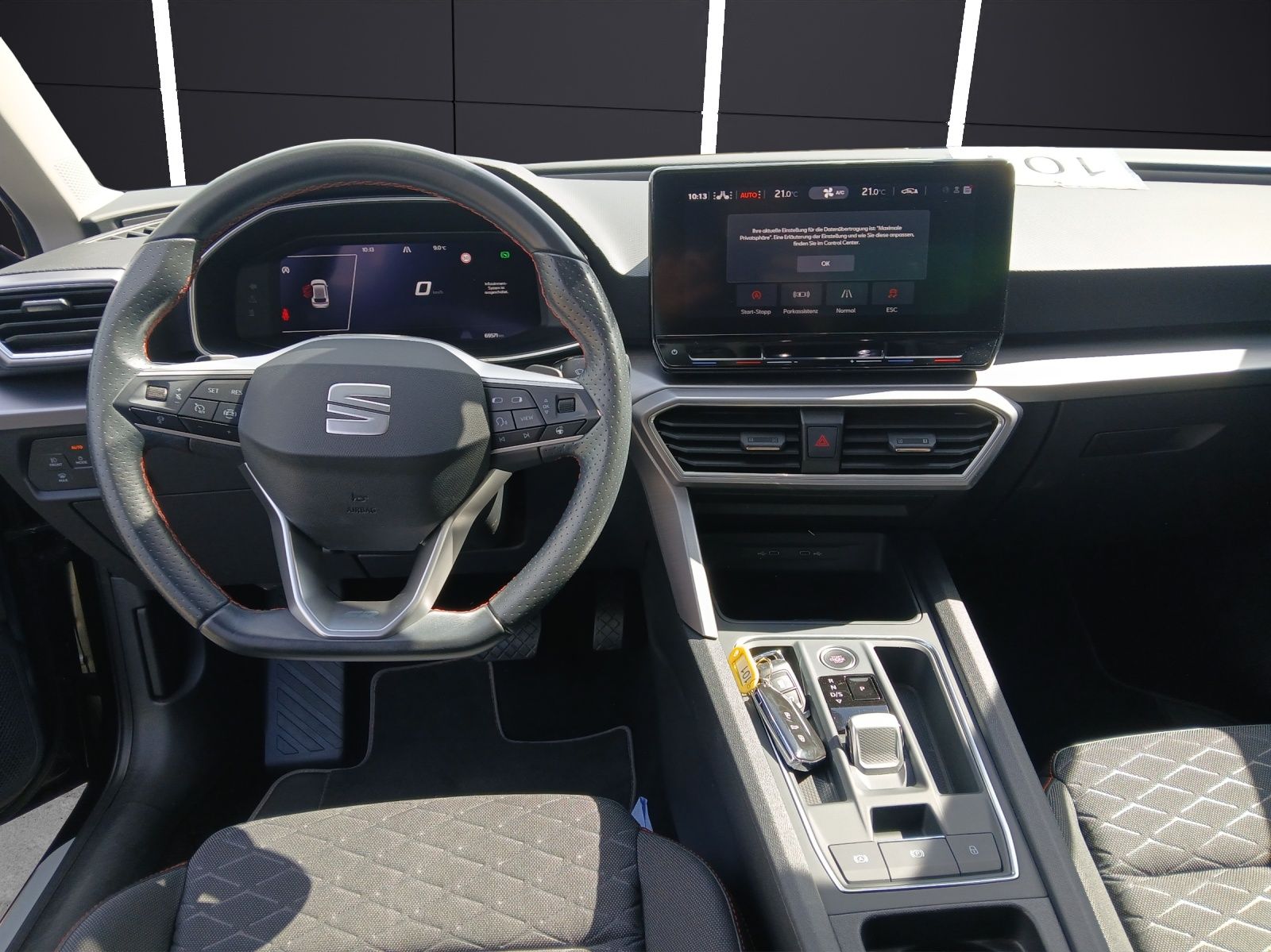 Fahrzeugabbildung SEAT Leon eTSI FR DSG STH LED Navi ACC RFK SH LM