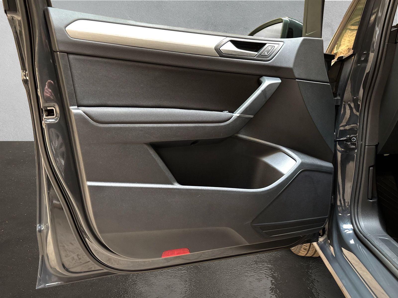 Fahrzeugabbildung Volkswagen Touran 1.5 TSI DSG digitalCP Navi SHZ ACC PDC