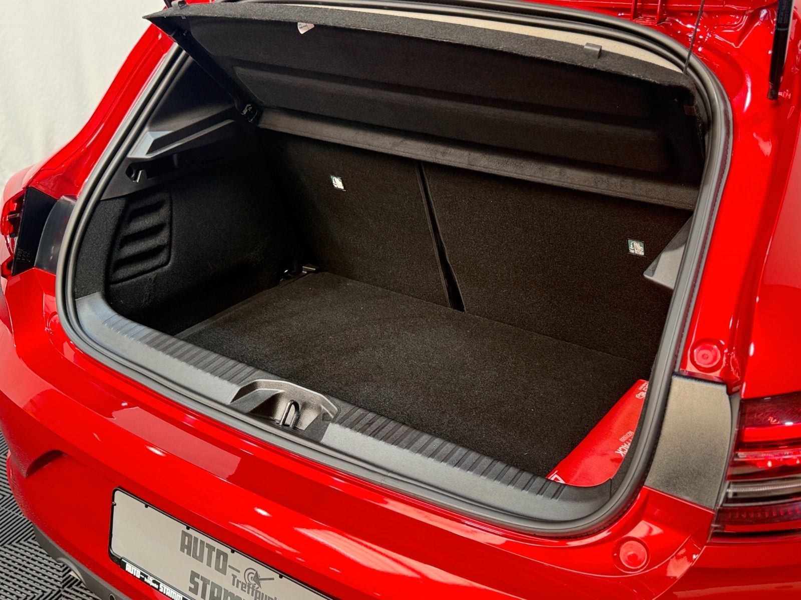 Fahrzeugabbildung Mitsubishi Colt 1.0 Plus / LED / RFK / Apple Carplay