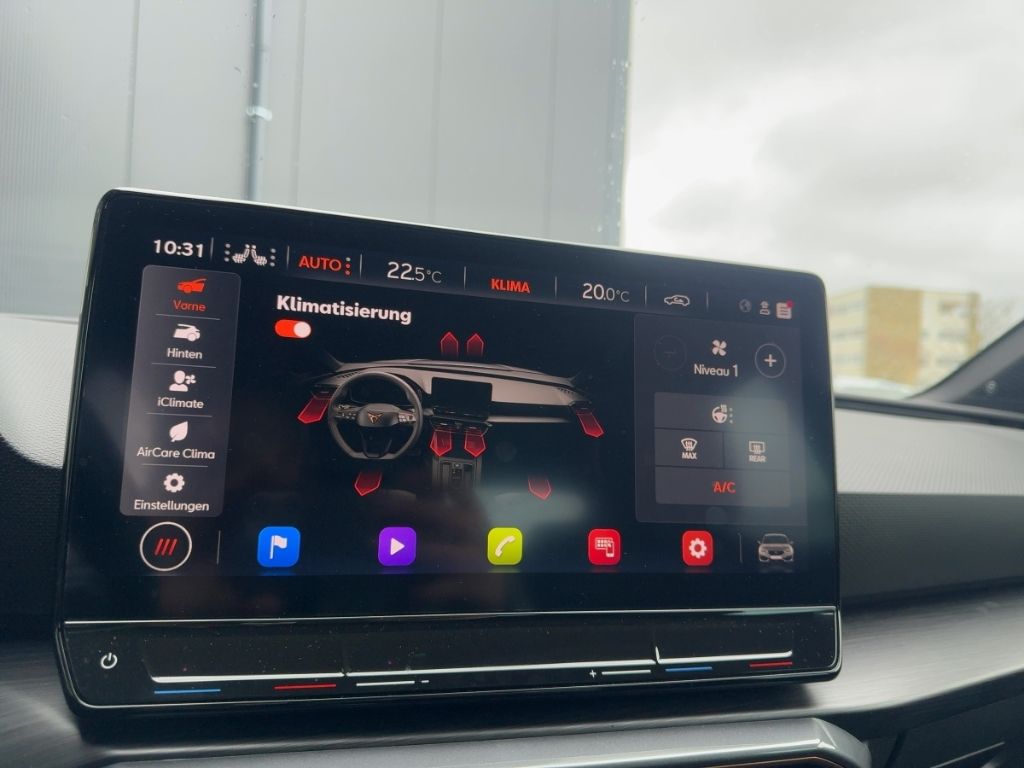 Fahrzeugabbildung CUPRA Leon NAVI, Panodach, Winterpaket