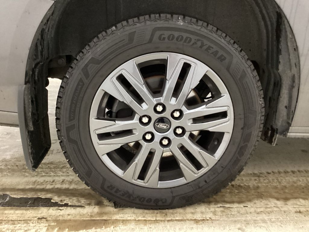 Fahrzeugabbildung Ford Tourneo Custom 320 L2 Titanium FWD Titanium LED