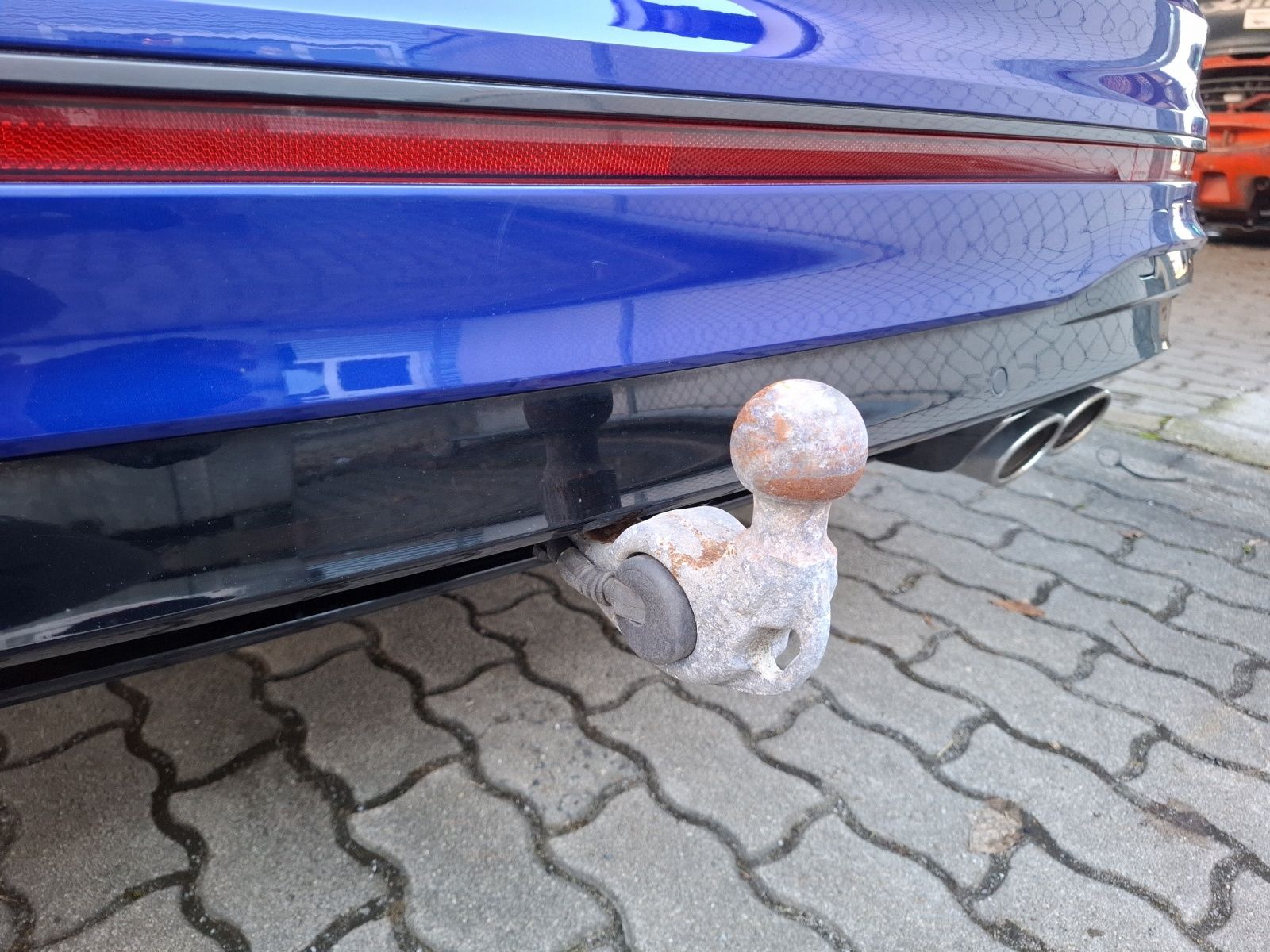 Fahrzeugabbildung Volkswagen Tiguan R DSG 4M Matrix AHK Navi AID ACC RFK SH 2