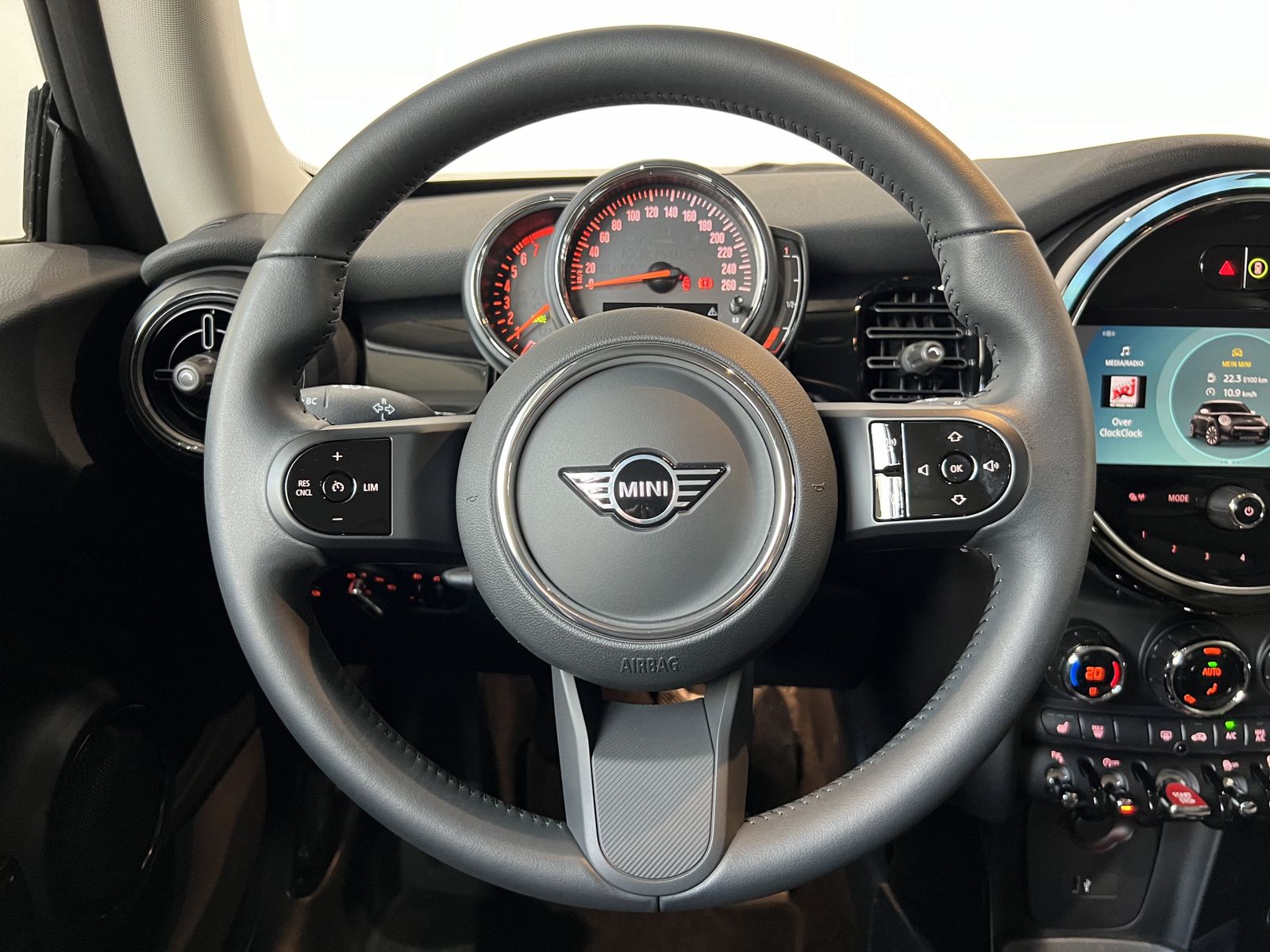 Fahrzeugabbildung MINI Cooper 3-Türer Komfortzg. Sitzheizung Tempomat