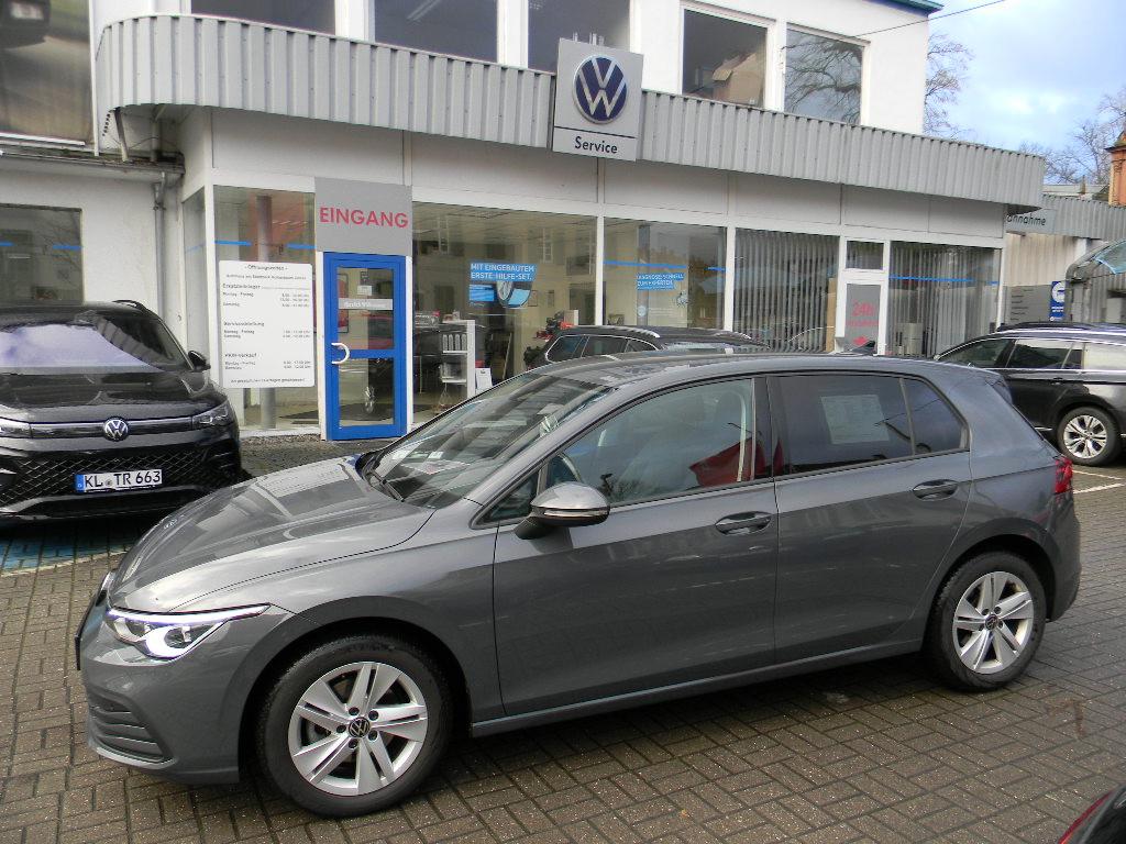 Volkswagen Golf VIII Lim. Life 1,5 TSI 6 GANG KAMERA