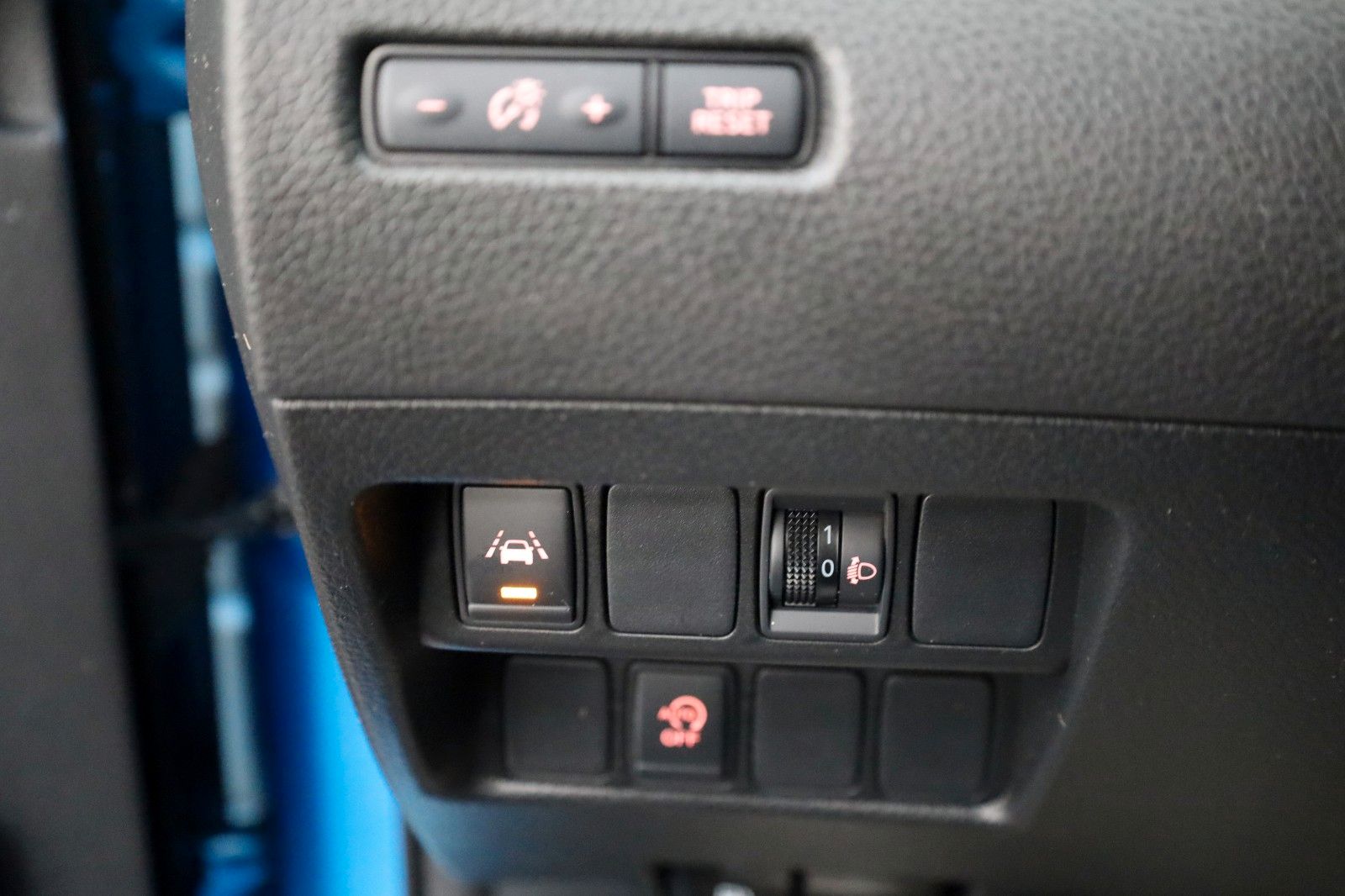 Fahrzeugabbildung Nissan Qashqai N-Connecta Navi,PanDach,360°,AHK,SR+WR