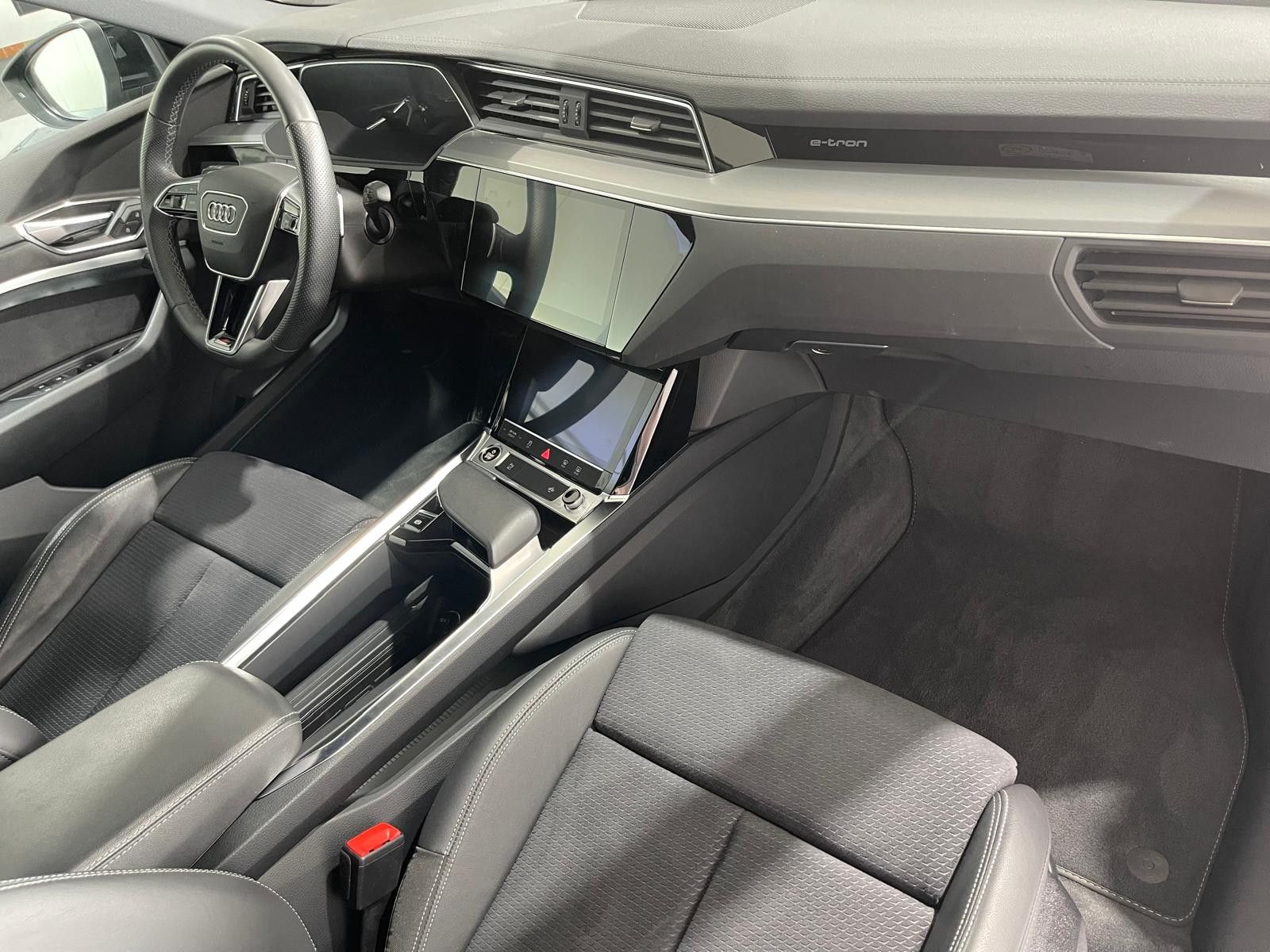Fahrzeugabbildung Audi e-tron 55 Quattro*Audi-Anschlussgarantie*S-line*