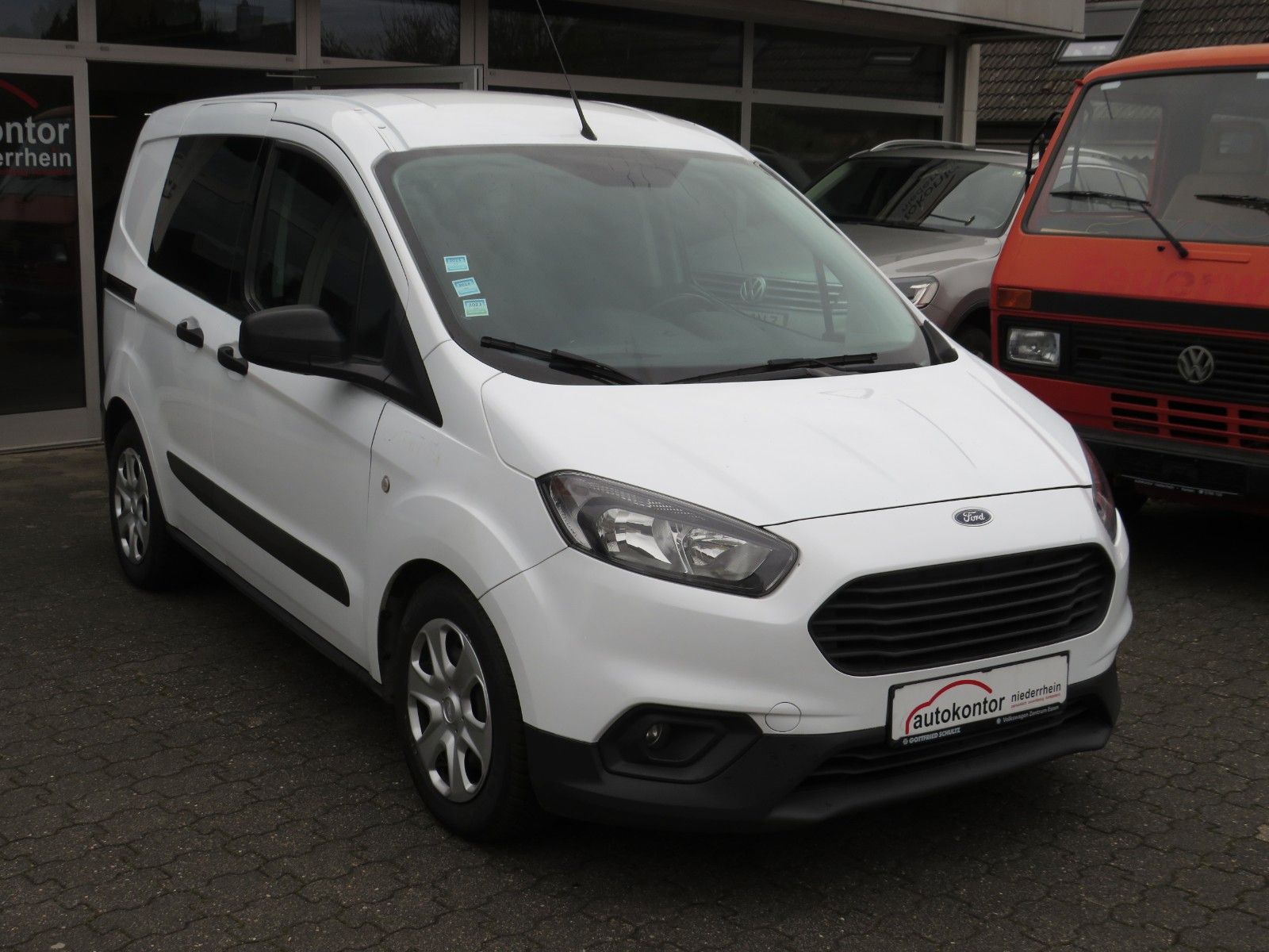 Fahrzeugabbildung Ford Transit Courier Trend NAVI PDC GRA KLIMA 1HD