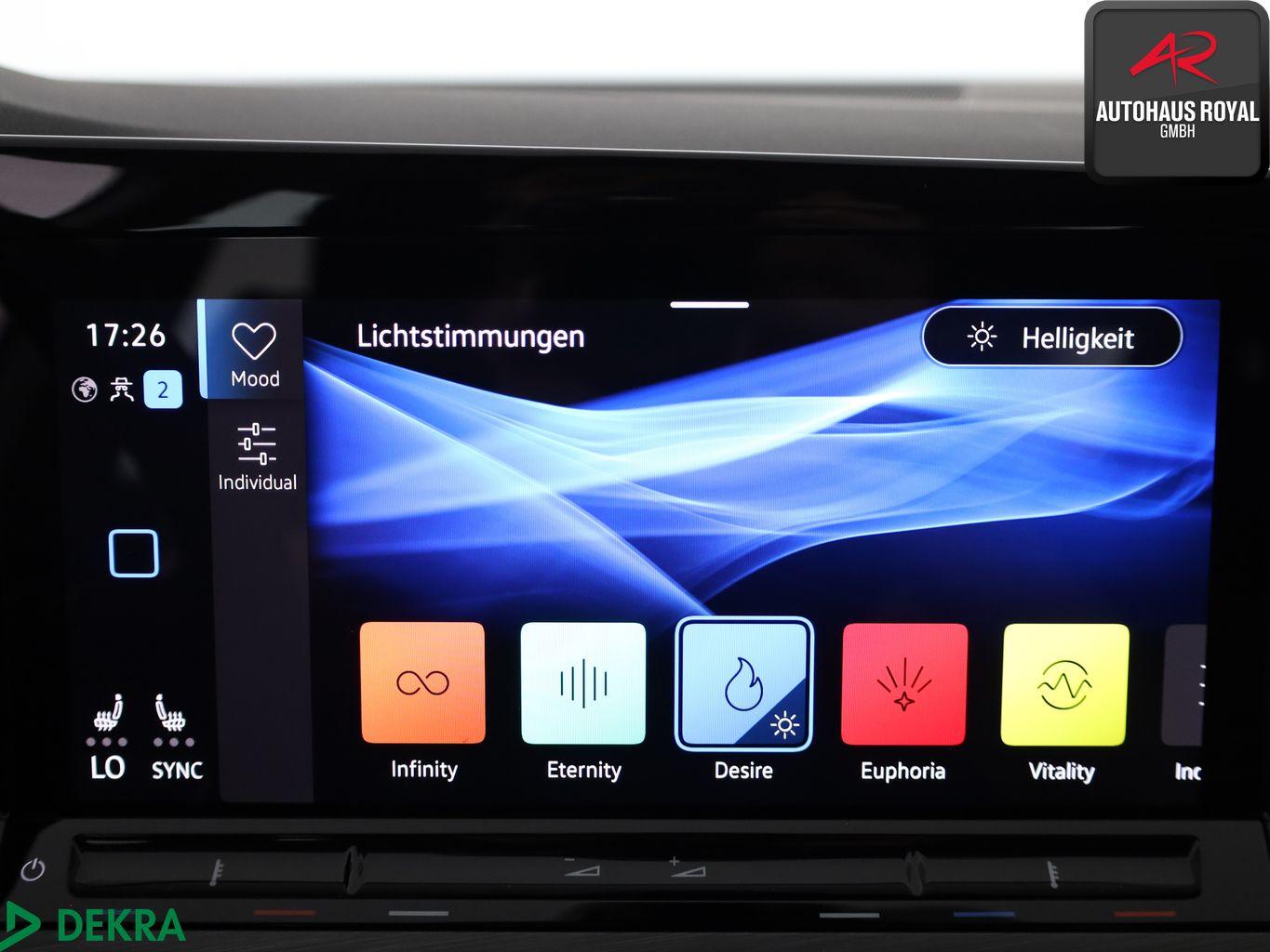 Volkswagen Golf VIII 1.5 eTSI STYLE MASSAGE,MEMORY,ACC,1.HD, миниатюра 17