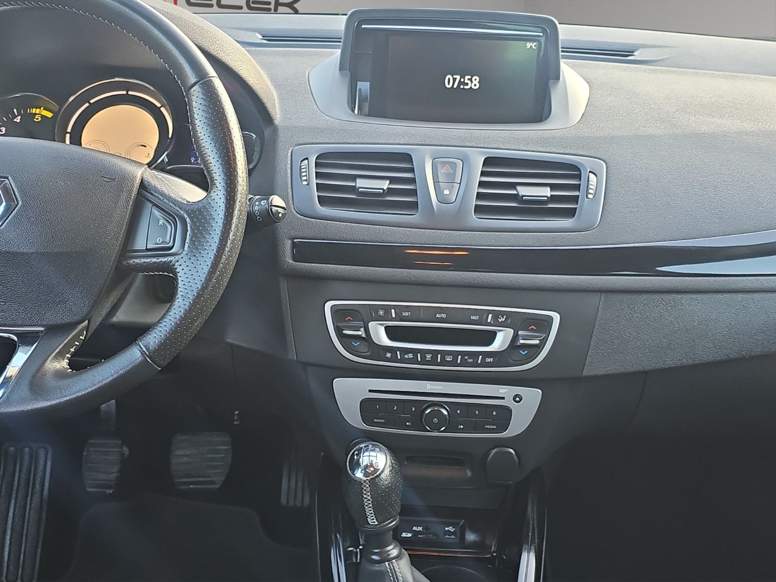 Fahrzeugabbildung Renault Megane III Lim. 5-trg. BOSE Edition TÜV SERVICE