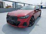 BMW i5 M60 xDrive B&W/adaptFahrw/360°/Pano/AHK/NP125 - BMW i5 M60 Gebrauchtwagen