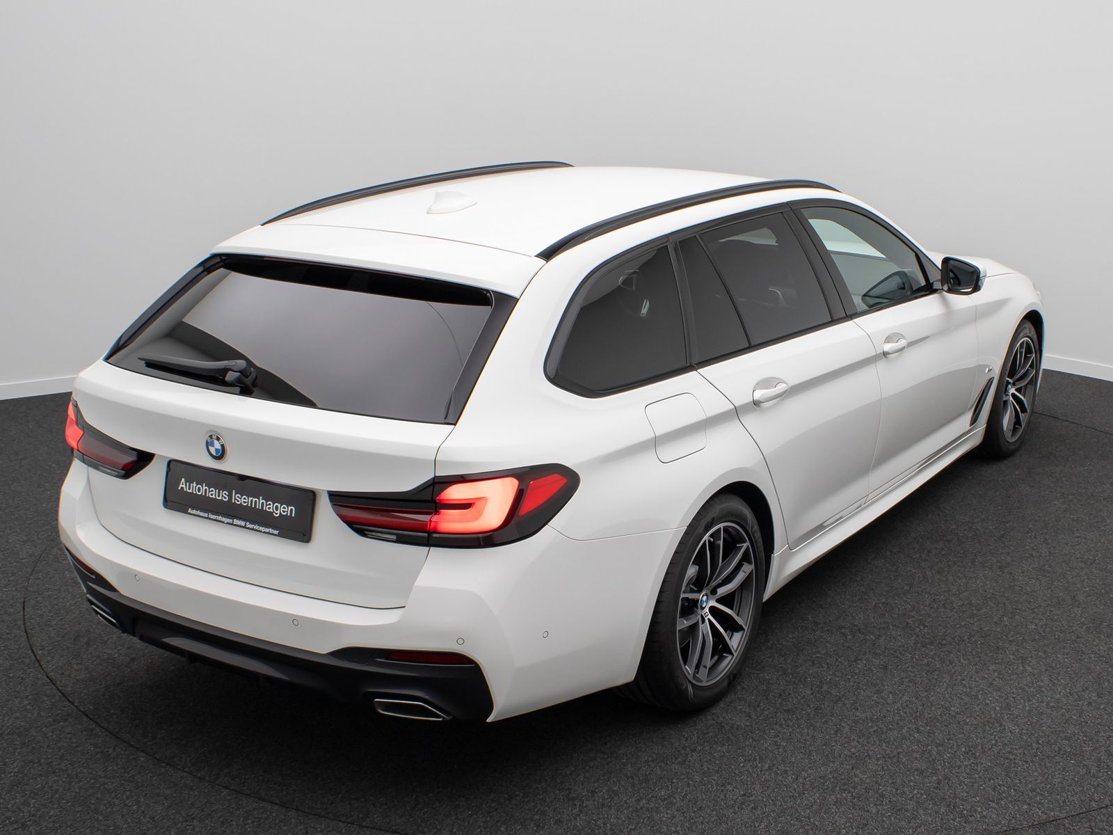 Fahrzeugabbildung BMW 530i M Sport Kamera HUD DAB Alarm HiFi 4xKlima