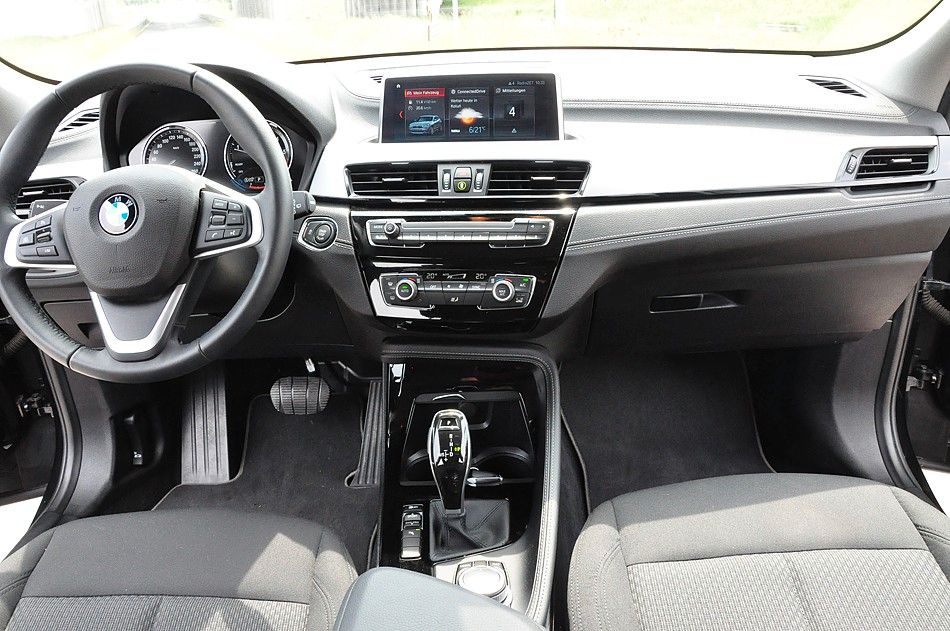 BMW X2 sDrive 18 d RFK Navi DAB Shadow-Line foto 17