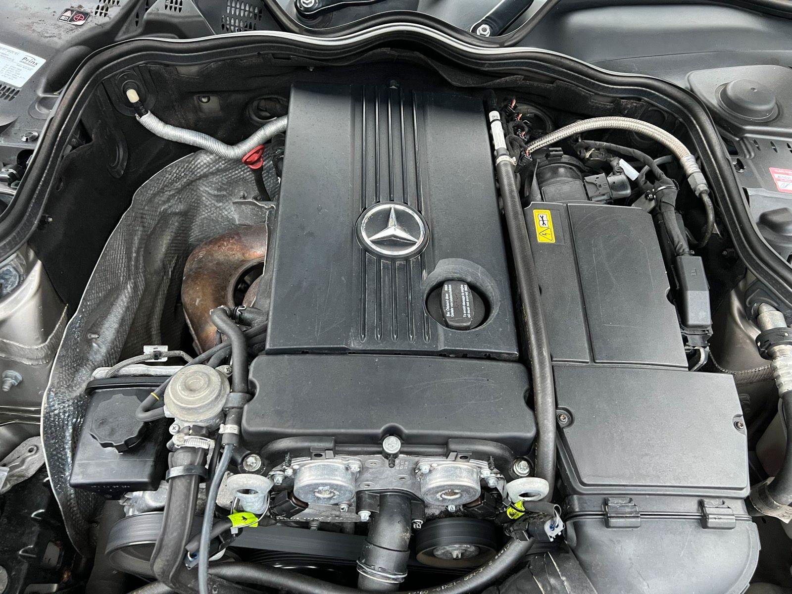 Mercedes-Benz E200 2006 — photo 13