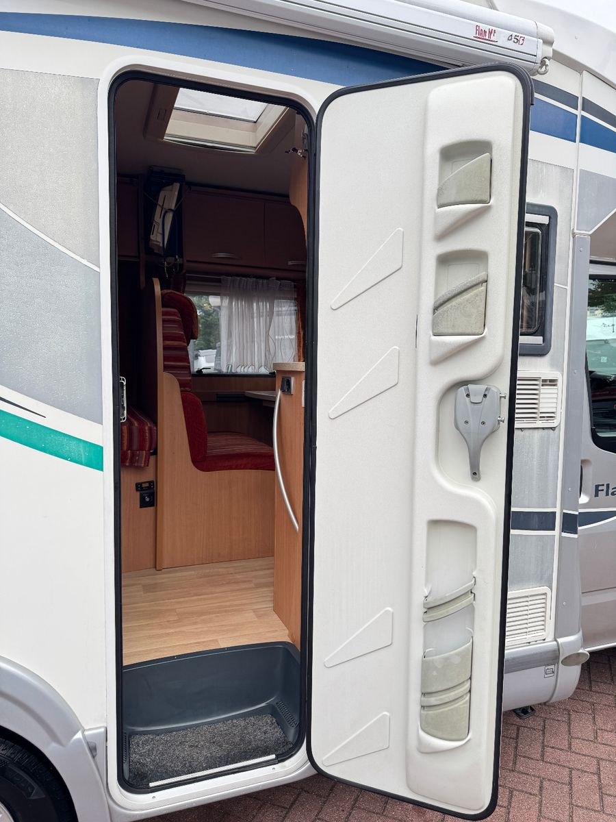 Fahrzeugabbildung Chausson Flash 02 Ford Transit 2.2 KAMERA STANDHEIZUNG TV