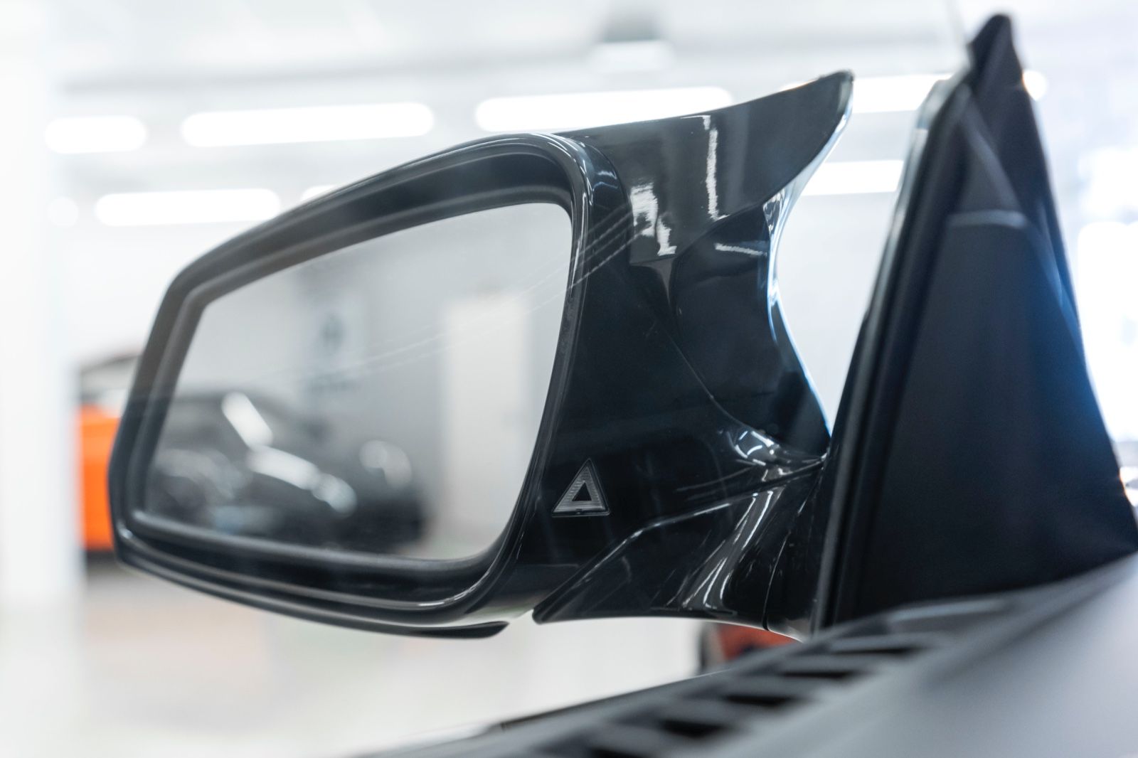 Fahrzeugabbildung BMW 650i xDrive Coupé INDIVIDUAL H&K LED KAM TOTW
