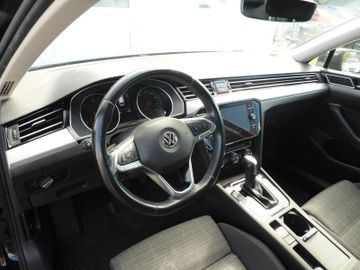 Volkswagen Passat - 12
