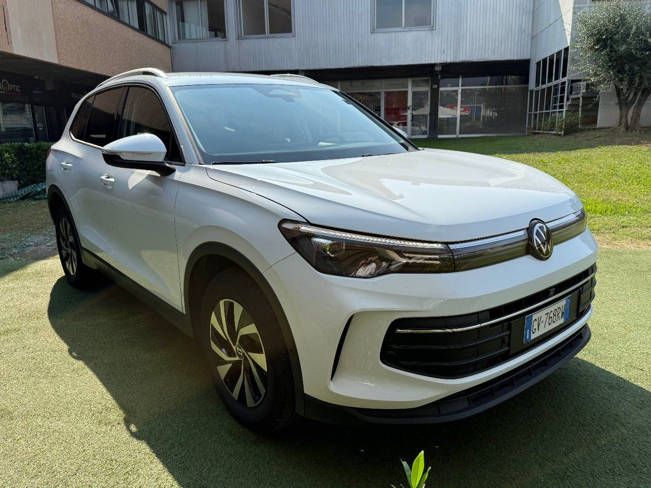 Volkswagen Tiguan 1.5 eTSIi Life 150cv DSG ** 33 imagem 2