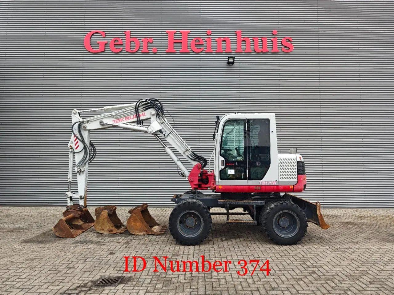 Takeuchi TB175W 3 Buckets!