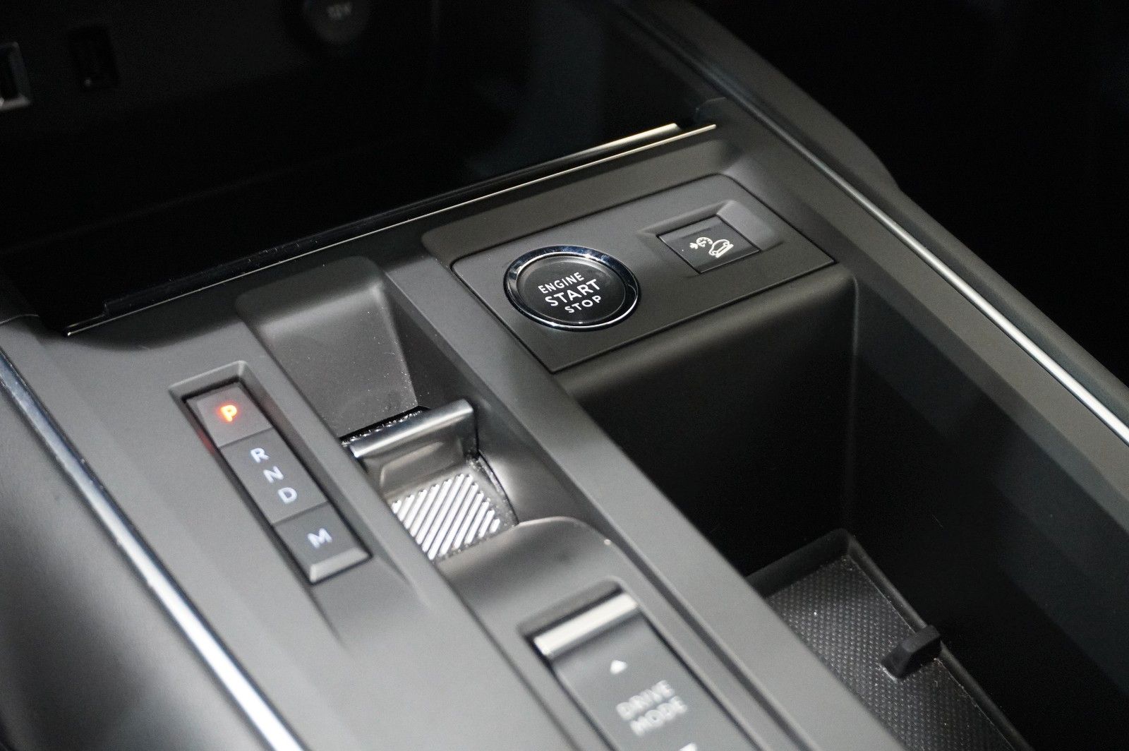 Fahrzeugabbildung Citroën C5 Aircross 1.2T SHINE EAT-8 NAVI/LED/KAMERA/SH
