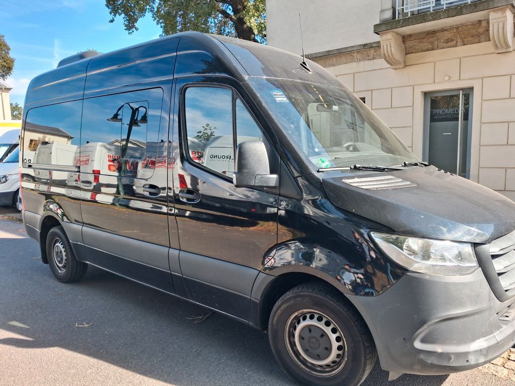Image of Mercedes-Benz Sprinter
