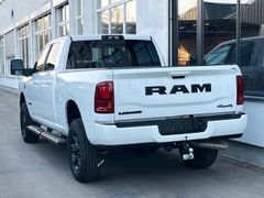 DODGE RAM 3500 Laramie Night Crew Cab 6.7HO 8 Gang