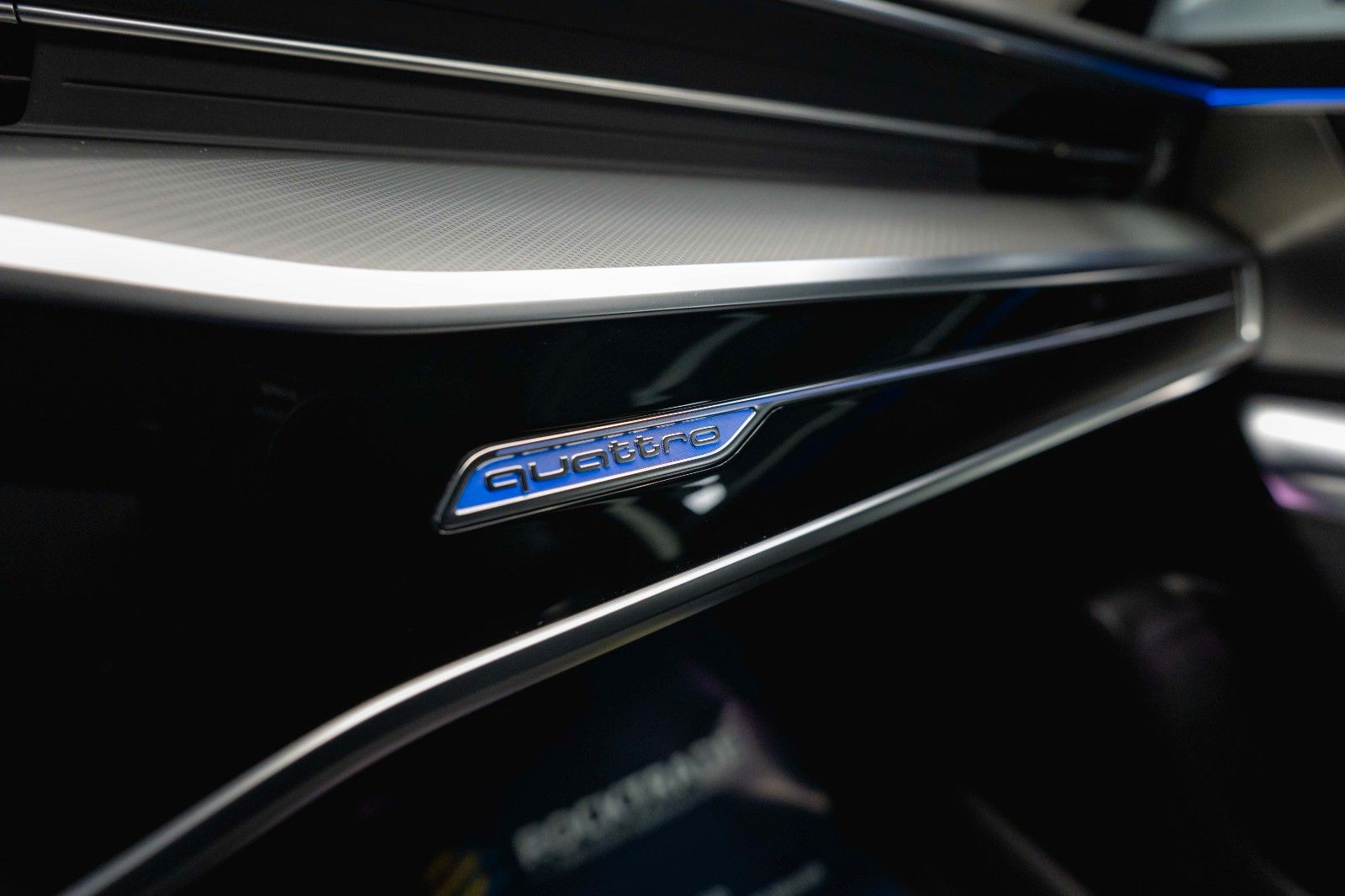 Fahrzeugabbildung Audi A6 Avant 50 TFSIe quattro SportDesign*Matrix*ACC