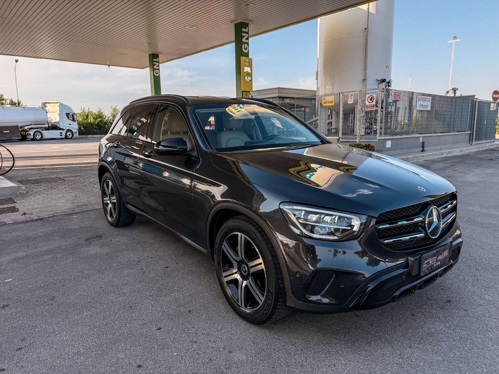 Image of Mercedes-Benz GLC 300