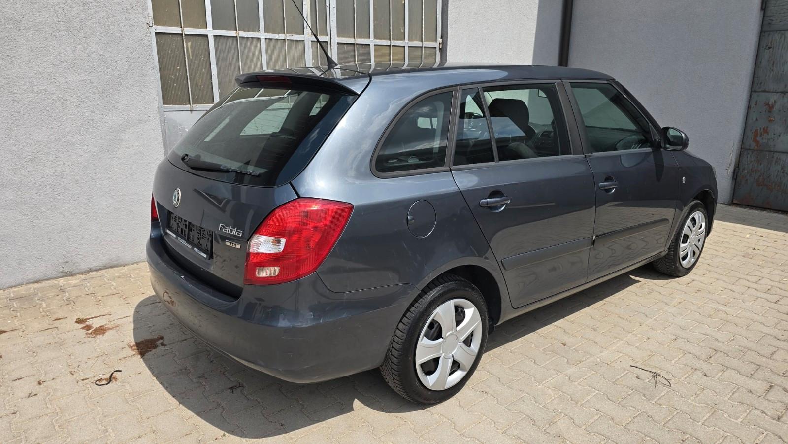 Skoda Fabia 2011 — photo 6