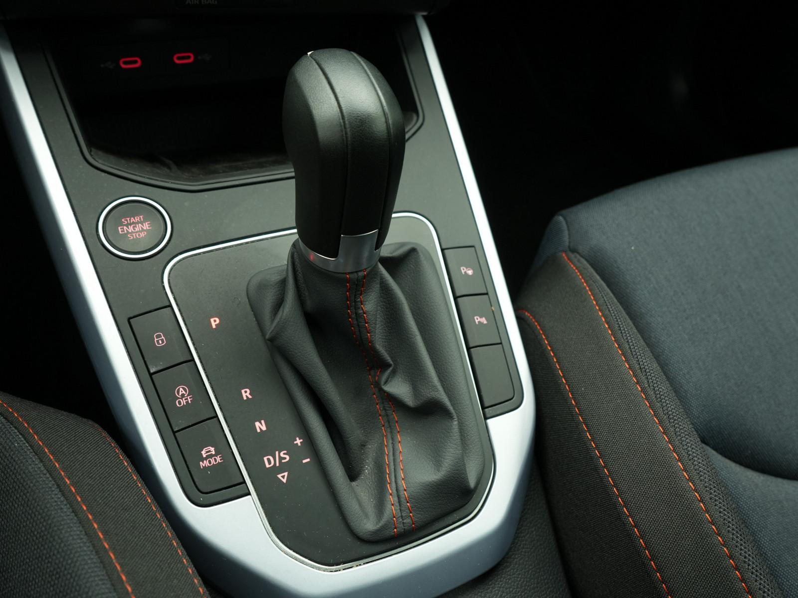 Seat Arona FR DSG KEYLESS PDC KAM ACC NAVI LED VIRT