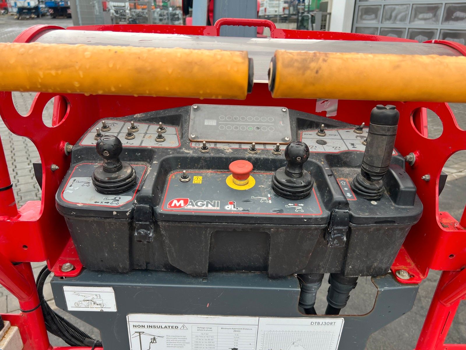 Fahrzeugabbildung Andere Magni DTBJ 30 RT 4x4 / 30,3m / 454kg / nur 722h