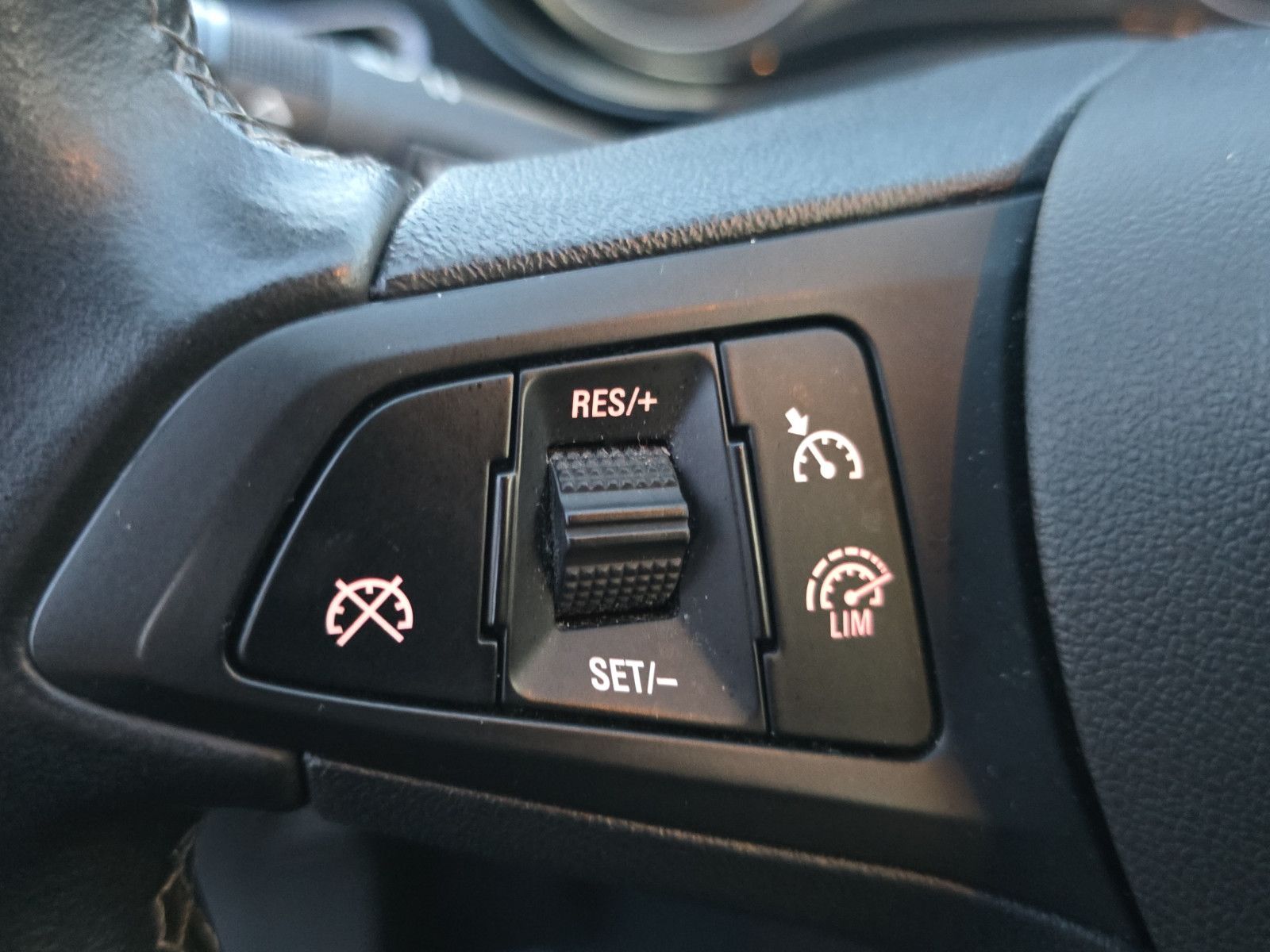 Fahrzeugabbildung Opel Corsa 1.4 Color Edition INSPEKTION TÜV NEU