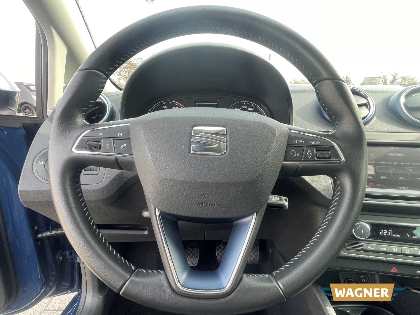 Fahrzeugabbildung SEAT Ibiza Connect Klimaautomatik Sitzheizung