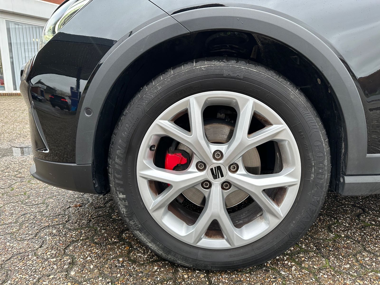 Fahrzeugabbildung SEAT Arona FR 1.5 TSI DSG Navi/LED/ACC/Dinamica