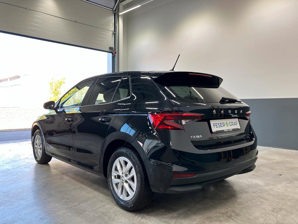 Skoda Fabia 2022 г. Чёрный, пробег 32700 км