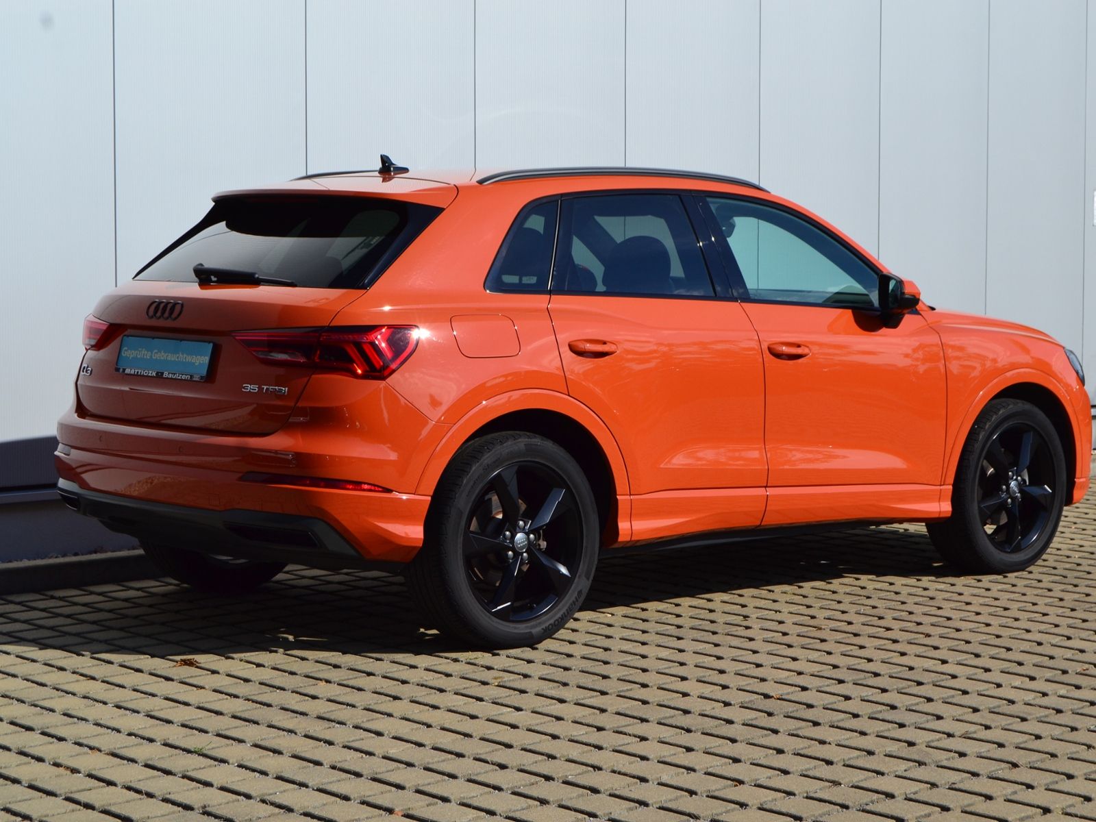Q3 35 TFSI S-tronic Advanced OPTIK-SW/AHK/LED/18