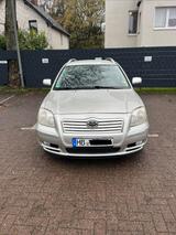 Toyota Avensis Combi 2.0 D-4D - - gebrauchte Toyota Avensis aus dem Jahr 2004