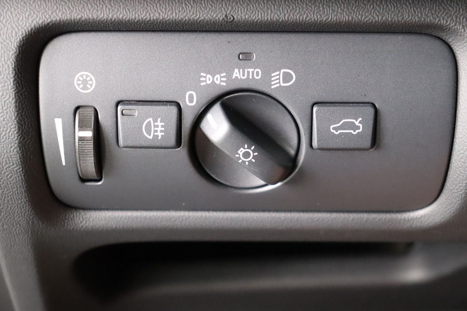Fahrzeugabbildung Volvo V40 Cross Country * LED * Navi * RFK