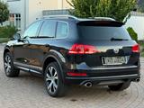 Volkswagen Touareg V8 4.2 TDI R-LINE*VOLL*2.HAND*S-HEFT*TOP - Volkswagen Touareg mit Diesel-Antrieb: V8tdi