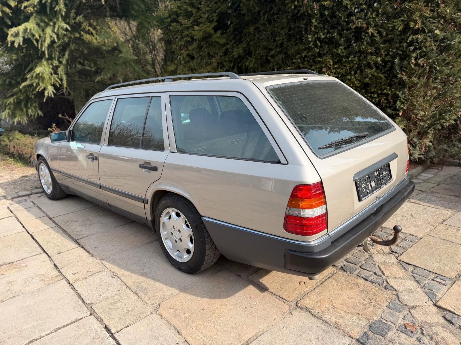 MERCEDES-BENZ 300 TD W124 109 CH BVA - 2ème MAIN - TOIT OUVRANT - 88000 km