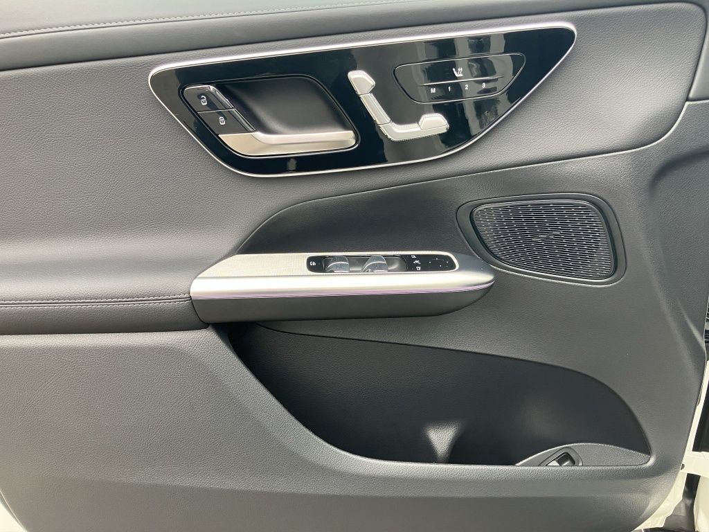 Fahrzeugabbildung Mercedes-Benz GLC 220 d 4M AMG*NIGHT*PANO*AHK*DISTR*TOTW*MEMO