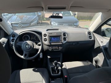 Volkswagen Tiguan - 9