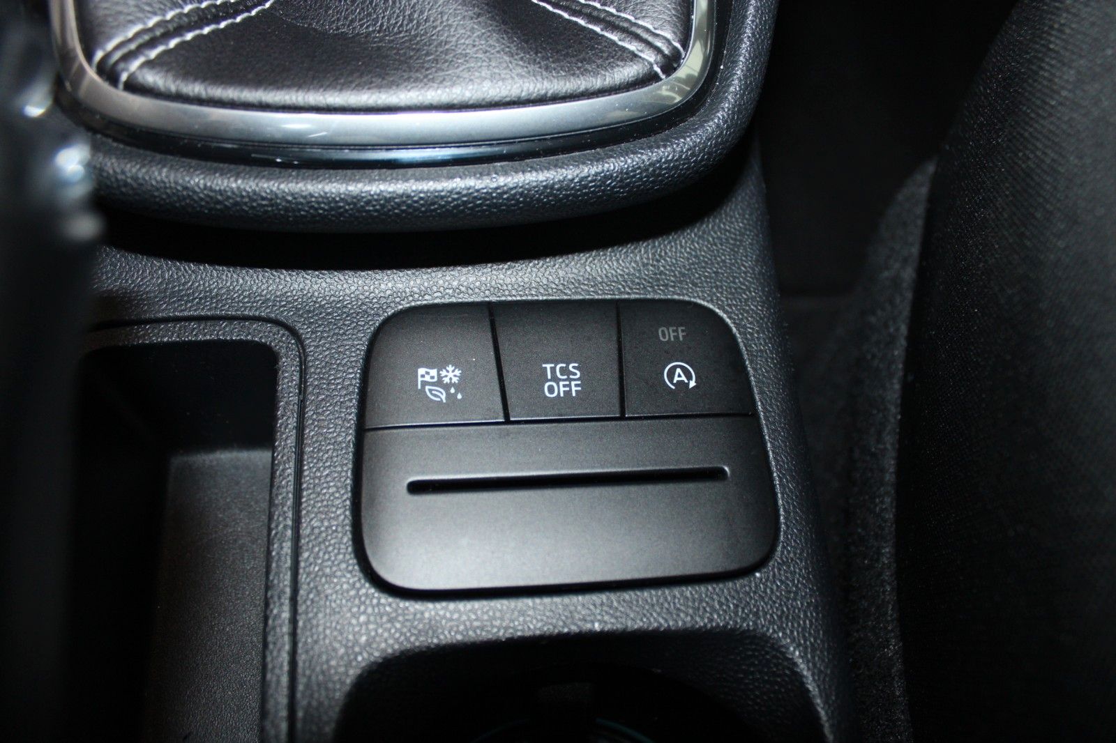 Fahrzeugabbildung Ford Fiesta 1,5 TDCi Cool & Connect 5-trg NAVI LED