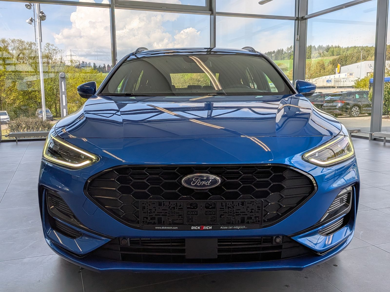 Fahrzeugabbildung Ford Focus ST-Line X Styling Matrix B&amp;O Pano 18"