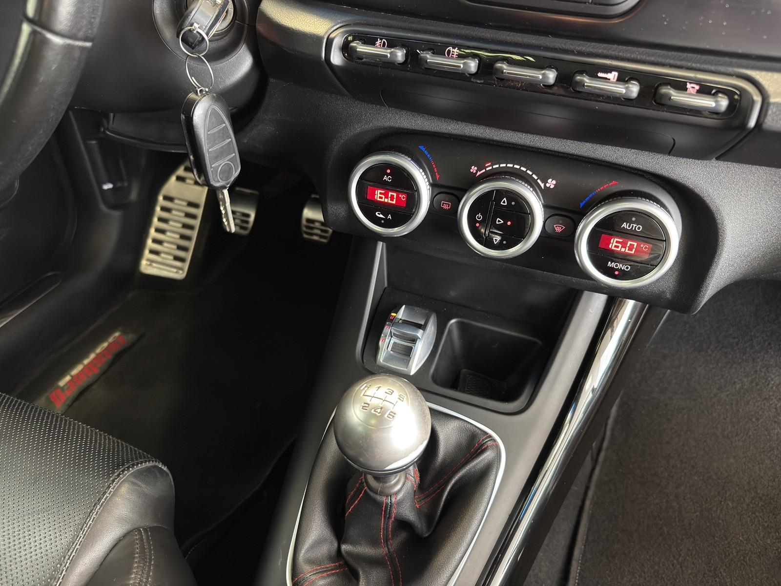 ALFA ROMEO GIULIETTA 1.8 TBI QUADRIFOGLIO VERDE 235ch - INTERIEUR CUIR - TOIT PANORAMIQUE - FREINS BREMBO - PHARES XÉNON