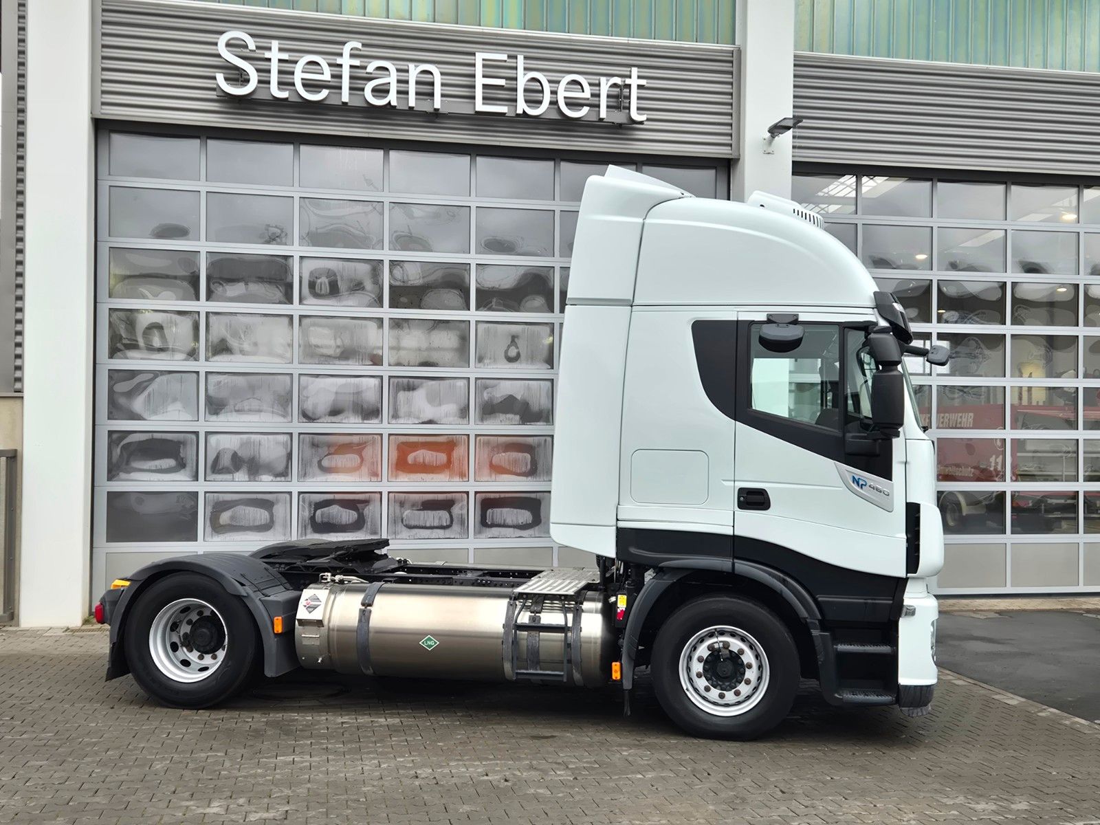 Fahrzeugabbildung Iveco Stralis 460NP LNG Intarder 3 Stück