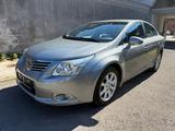 Toyota Avensis 1.8 Executive *Automatik/Navi/Kamera* - Toyota Avensis Executive mit Benzin-Antrieb