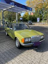Mercedes-Benz Mercedes 240D. W123 Oldtimer - Mercedes-Benz 240: W123 240d