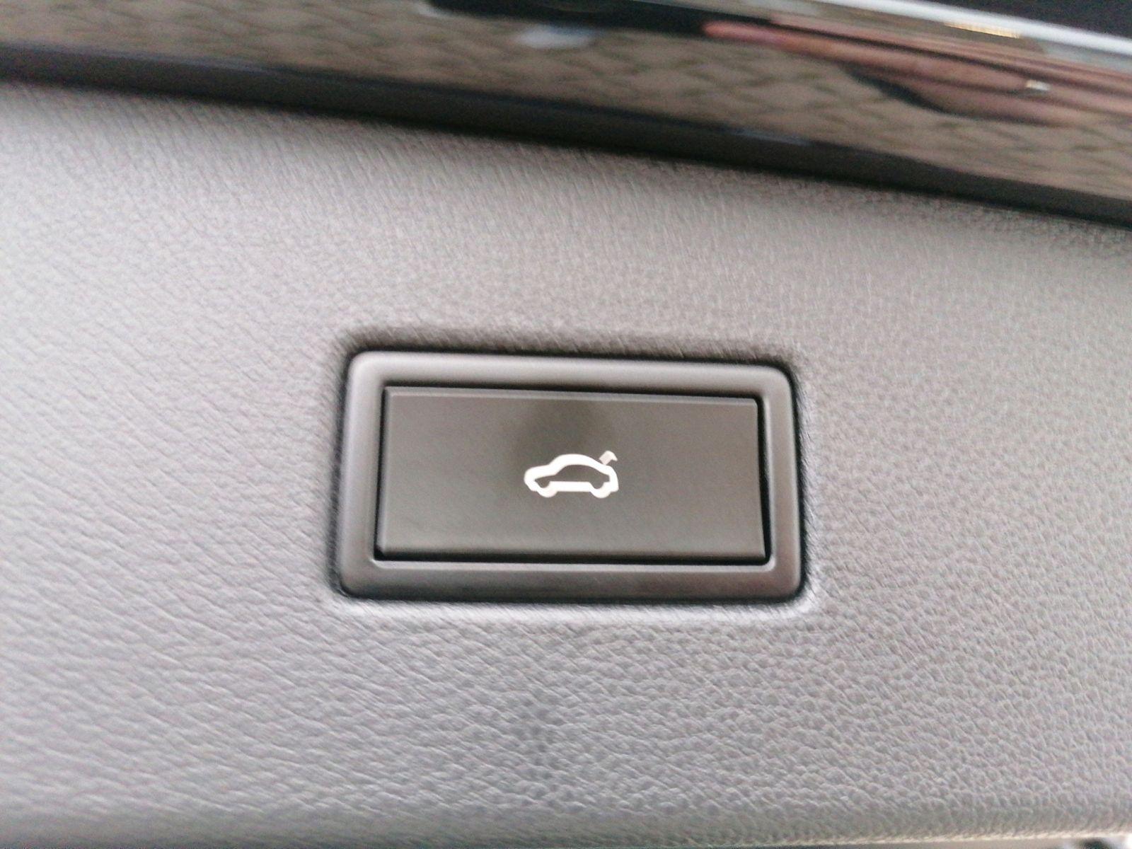 Tiguan 2.0 TDI DSG 4M R line STHZ+KAMERA+HEAD-UP